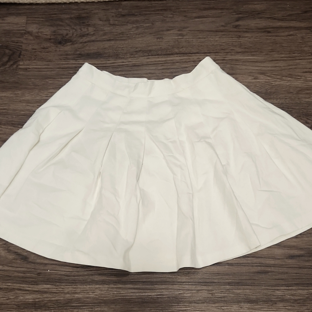 Princess polly white pleated skirt